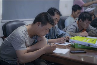 朝陽集團開展行車和有限作業(yè)空間安全操作培訓、道路交通安全培訓